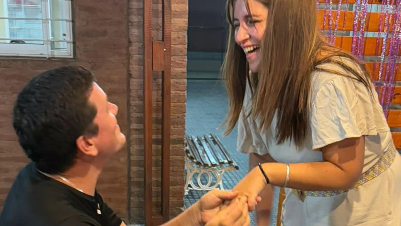 Festejo doble para la exdiputada Jessica Ayala: pedido de casamiento en su cumpleaños