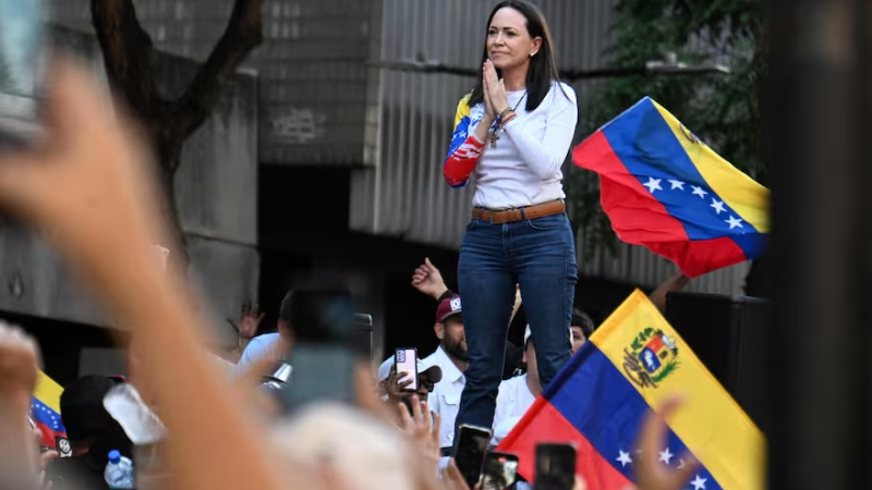 Tensión total en Venezuela: fuerzas del régimen detuvieron a Corina Machado