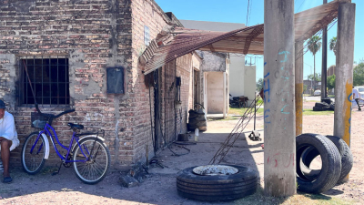 Joven herido al explotar la rueda que reparaba en una gomería