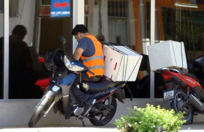 Cadetes y motomandados cierran filas ante las aplicaciones