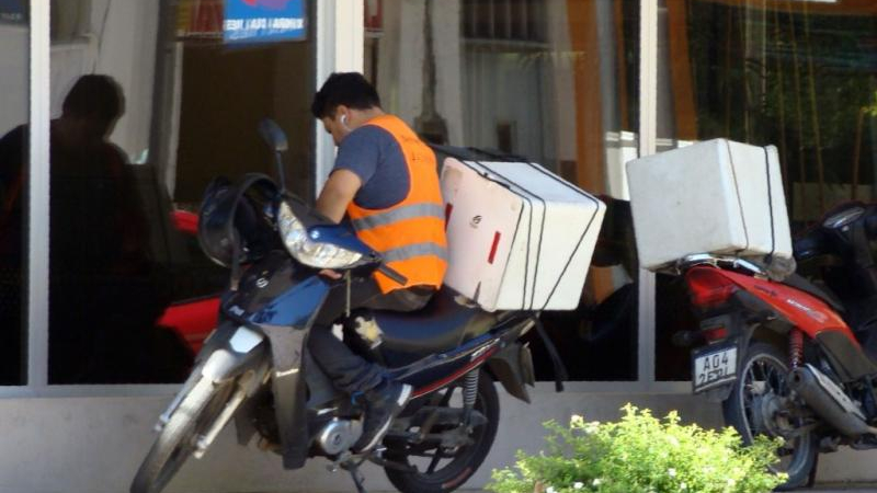 Cadetes y motomandados cierran filas ante las aplicaciones