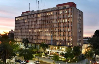 Mañana la Provincia debe pagar 38 millones de dólares