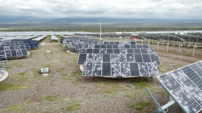 Costos millonarios para reparar los parques solares que rompió el granizo