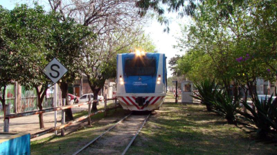 Posponen el arribo del tren a Tirol y anuncian cambios en el de Los Amores