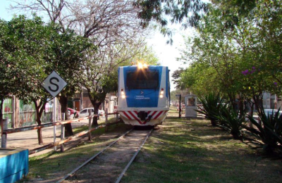Posponen el arribo del tren a Tirol y anuncian cambios en el de Los Amores