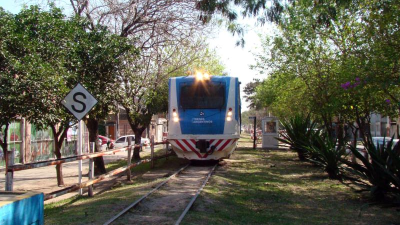 Posponen el arribo del tren a Tirol y anuncian cambios en el de Los Amores