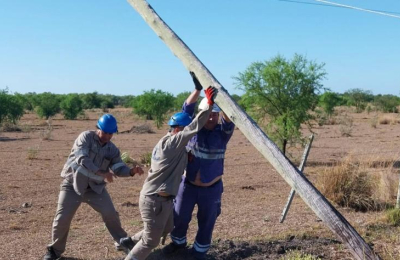 Repusieron más de cuarenta postes y repararon red eléctrica en Basail