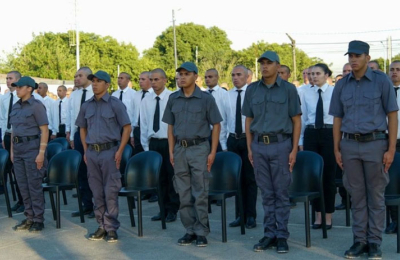 Gobierno presentó 220 subadjutores y nuevos agentes penitenciarios