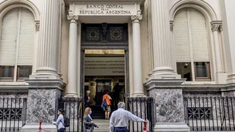 El BCRA volvió a vender y ya se fueron más de USD 1000 millones