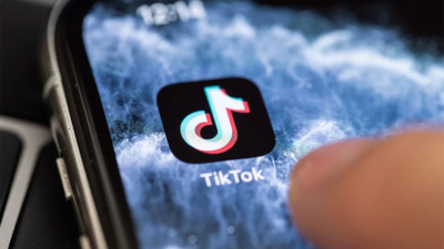 Tres adolescentes abusaron de un compañero y explicaron que fue un "juego" de TikTok