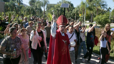 Dus llamó al diálogo y a hacer políticas "que atiendan las necesidades urgentes"