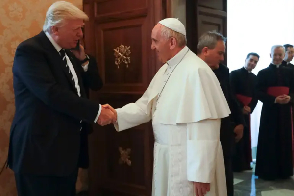 El Papa recibe a Trump en una audiencia privada en el 2017. Alessandra Tarantino - AP.