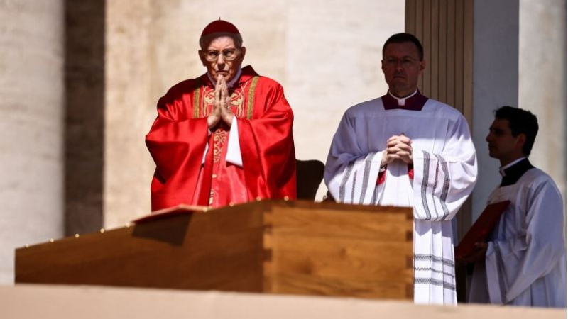 "Francisco no cesó de alzar su voz implorando la paz"