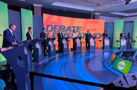 debate1.jpg