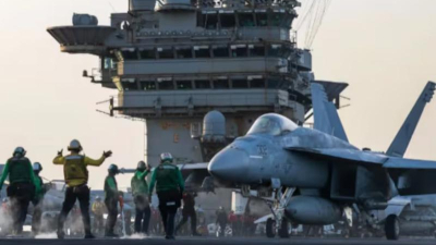 Un caza F-18 de más de 60 millones de dólares se cayó de un portaviones