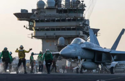 Un caza F-18 de más de 60 millones de dólares se cayó de un portaviones