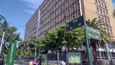 Se conoció el cronograma de sueldos y medio aguinaldo para trabajadores estatales