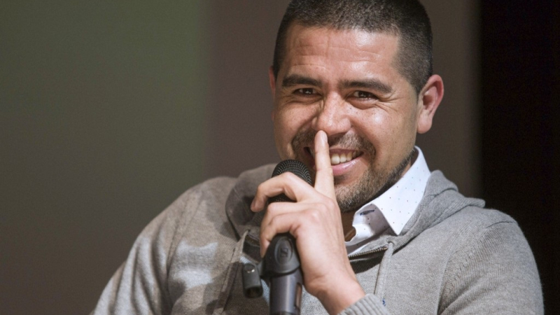 Tras llevarse a Russo, Riquelme busca arrebatarle una figura a San Lorenzo