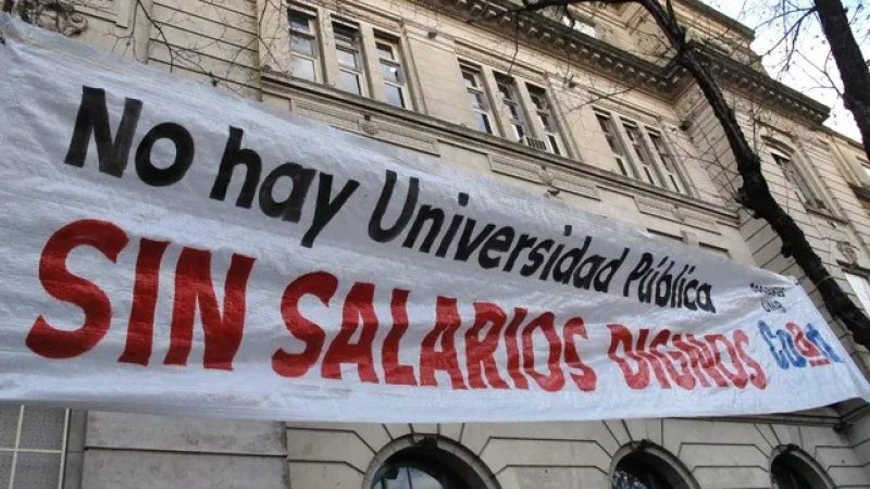 Un paro docente en medio del incesante deterioro institucional