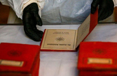 Continúa el análisis de las cajas nazis: la Corte relevó más de 5000 libretas y carnets