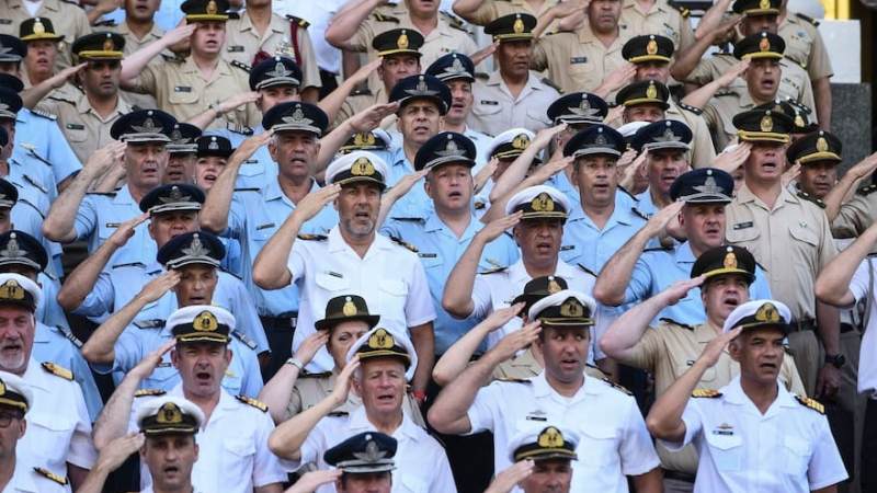 Más de 2200 militares y efectivos de seguridad pidieron la baja en lo que va del año