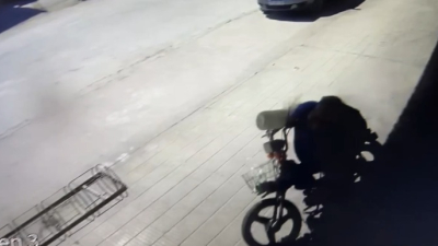 Un motociclista chocó contra una pared y resultó con heridas de consideración