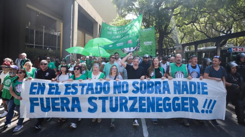 Paro nacional y movilización de ATE en rechazo a decretos que eliminan organismos del Estado