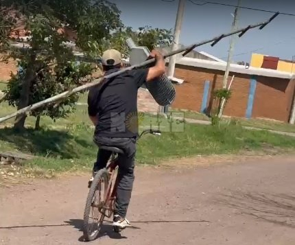 y se marcho.jpg