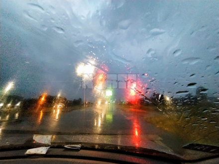 Lluvia auto.jpeg