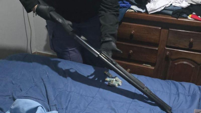 Accidente con arma de fuego: un albañil resultó herido de gravedad