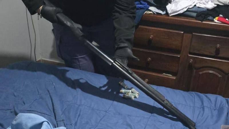 Accidente con arma de fuego: un albañil resultó herido de gravedad