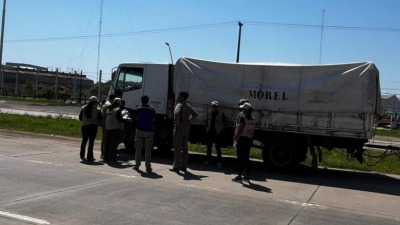 Presunta trata: camionero detenido cuando llevaba oculta a una menor