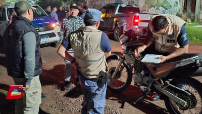 Recuperan una moto robada tras un choque: un detenido y un prófugo armado
