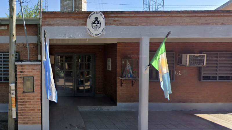 Investigan el presunto crimen de una joven en Puerto Tirol