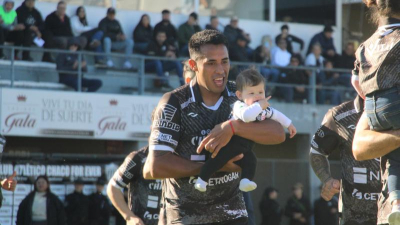 For Ever vuela a Buenos Aires sin su goleador: se lesionó el "Mono" Romero