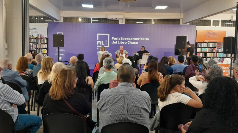Francisco Romero presentó sus dos últimas obras: Peregrino Estelar e Impenetrables
