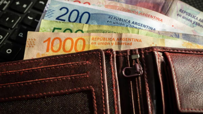 Qué dice de vos la manera en que ordenás los billetes, según la psicología