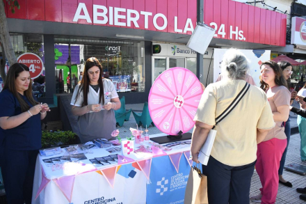 El Centro de Medicina Nuclear y Radioterapia realizó 'La Ruleta Educativa' (4).jpeg