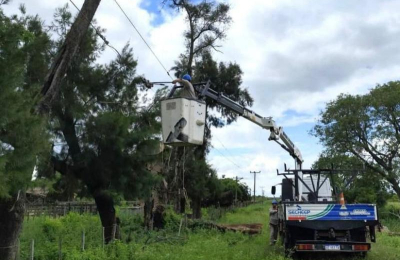 Restablecen el servicio eléctrico luego del fuerte temporal en la provincia
