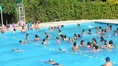 Inscriben para la temporada de pileta en el polideportivo Jaime Zapata