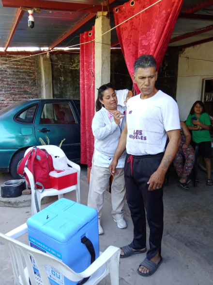 operativo vacunación barrio 28 de junio (4).jpeg