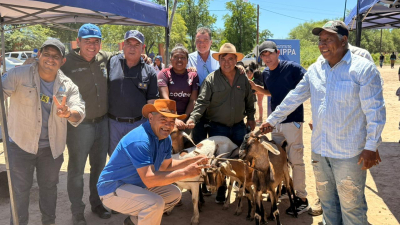 El PAIPPA entregó reproductores caprinos a paipperos del oeste formoseño