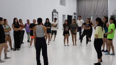 Academias participaron en un taller de danza contemporánea