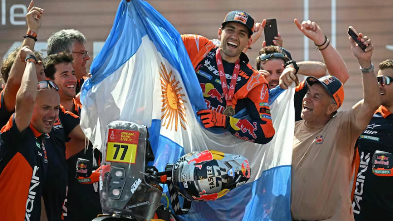 El argentino Luciano Benavides se consagró en el rally Dakar gracias a un error: ¡ganó por dos segundos!