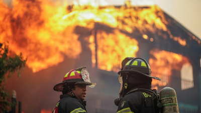 Devastadores incendios en el sur de Chile: al menos 16 muertos y más de 50.000 evacuados