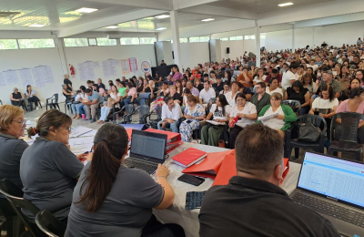 Unos 500 cargos por traslado docente quedaron cubiertos en el primer día de ofrecimiento
