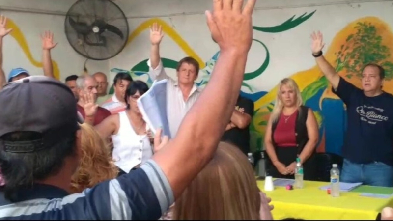 Histórica asamblea en el Club Municipales: estatuto renovado y aprobación unánime de Ficha Limpia
