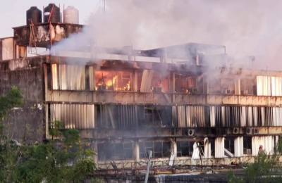 La historia reciente del viejo edificio municipal: incendios, riesgo de derrumbe y demolición inminente