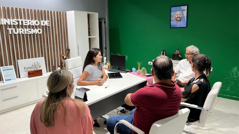 Reunión de coordinación y planificación turística con representantes de Clorinda