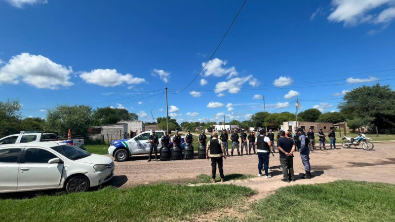 Decenas de vecinos participaron en una disputa en Presidencia Roca